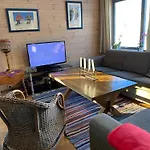 A Family-friendly, Pet-friendly Getaway In Center *