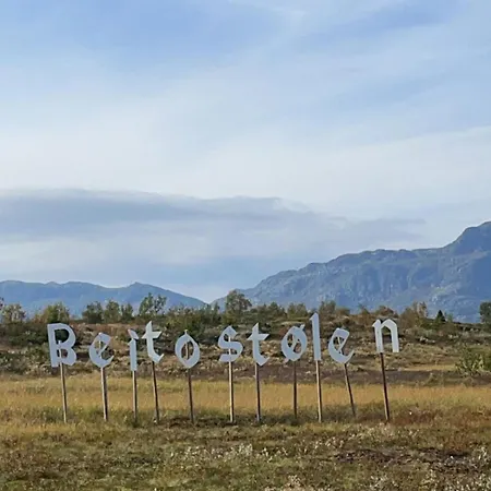 A Family-friendly, Pet-friendly Getaway In Center Leilighet *