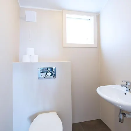 A Family-friendly, Pet-friendly Getaway In Center *